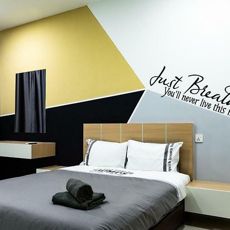 Southwest Designer Suite By D Imperio Homestay Penang Bayan Lepas Exteriör bild